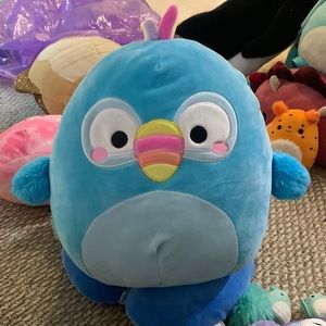 Claire’s Exclusive Bird Squishmallow